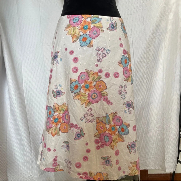 First Issue Liz Claiborne floral print eyelet skirt size 8. - Picture 1 of 4
